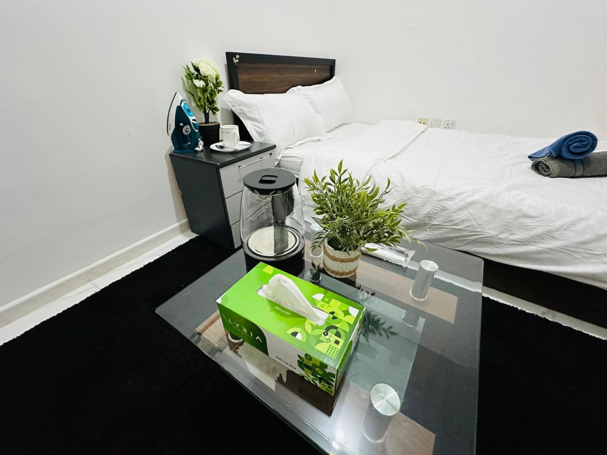 Hostel Mbz - Pleasant Tidy